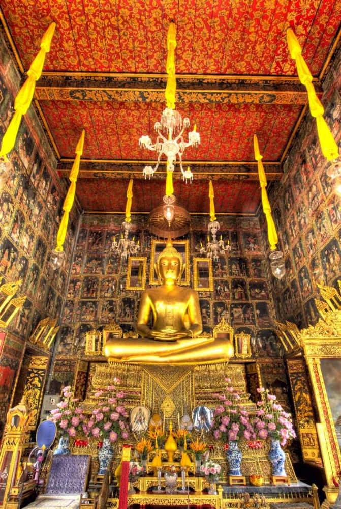Thailand, Bangkok, Wat Ratcha Orasaram shrine